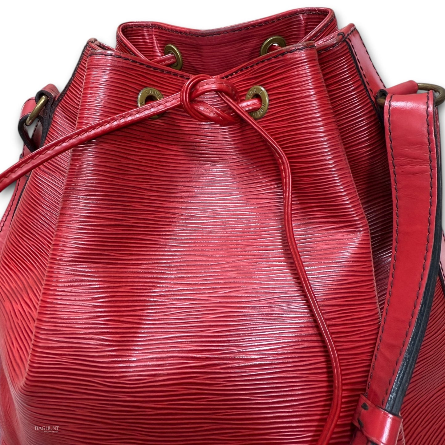 Louis Vuitton Petit Noé Bucket Bag